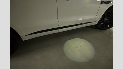 F-Pace 27