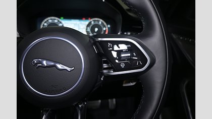 F-Pace 48