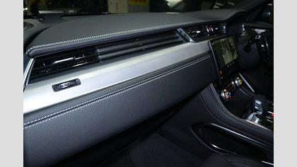 F-Pace 46