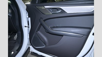 F-Pace 30