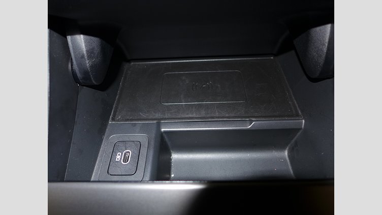 2024 認定中古車 Land Rover Range Rover Velar カルパチアングレイ D200マイルドハイブリッド（ディーゼル） スタンダードホイールベース Dynamic SE