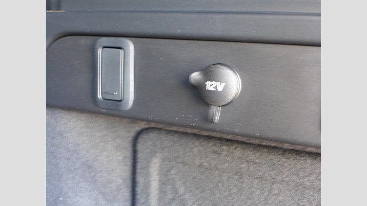 2024 認定中古車 Land Rover Range Rover Velar カルパチアングレイ D200マイルドハイブリッド（ディーゼル） スタンダードホイールベース Dynamic SE