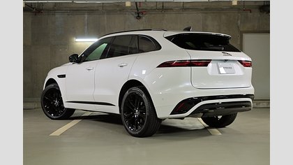 F-Pace 1