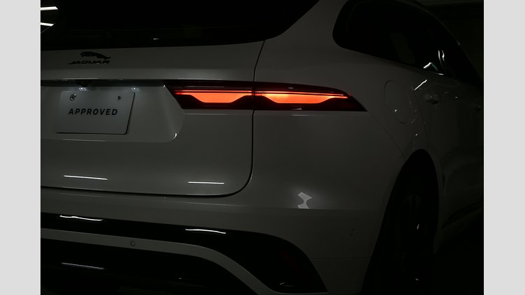 2025 認定中古車 Jaguar F-Pace オストゥーニパールホワイト D204 AWD（オートマチック）MHEV R-DYNAMIC SE