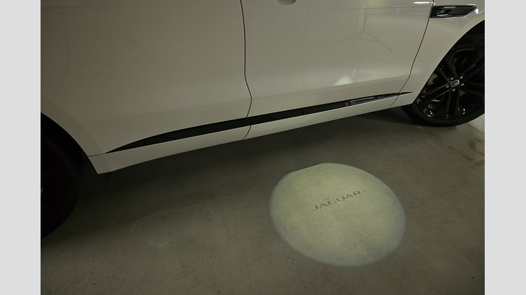 2025 認定中古車 Jaguar F-Pace オストゥーニパールホワイト D204 AWD（オートマチック）MHEV R-DYNAMIC SE