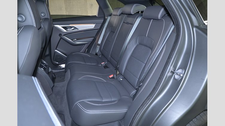 2025 認定中古車 Jaguar F-Pace オストゥーニパールホワイト D204 AWD（オートマチック）MHEV R-DYNAMIC SE