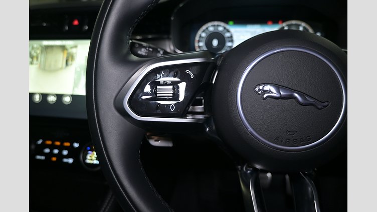 2025 認定中古車 Jaguar F-Pace オストゥーニパールホワイト D204 AWD（オートマチック）MHEV R-DYNAMIC SE