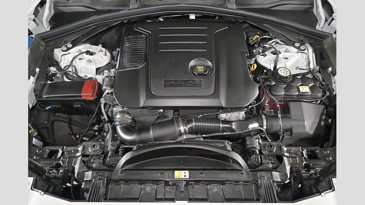 2025 認定中古車 Jaguar F-Pace オストゥーニパールホワイト D204 AWD（オートマチック）MHEV R-DYNAMIC SE