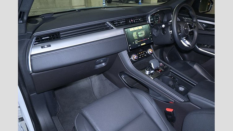 2025 認定中古車 Jaguar F-Pace オストゥーニパールホワイト D204 AWD（オートマチック）MHEV R-DYNAMIC SE