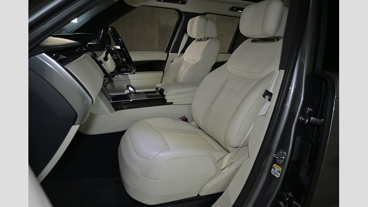 2024 認定中古車 Land Rover Range Rover アイガーグレイ P550 AWD PHEV（AT） スタンダードホイールベース Autobiography