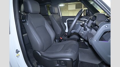 Defender 90 17