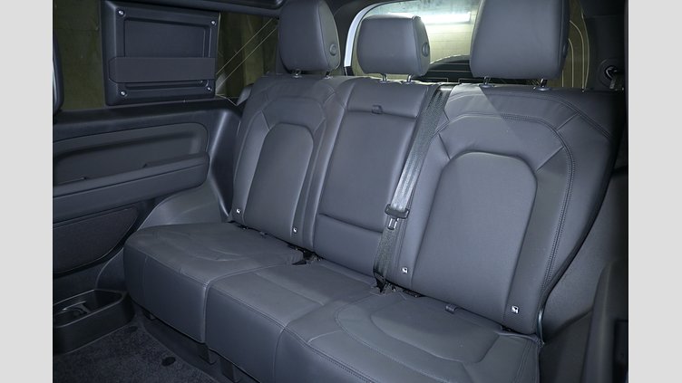 2025 認定中古車 Land Rover Defender 90 フジホワイト D350 ディーゼルマイルドハイブリッド X-Dynamic HSE