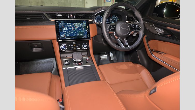2025 認定中古車 Jaguar F-Pace ポルトフィーノブルー D200 ディーゼル マイルドハイブリッド R-DYNAMIC SE