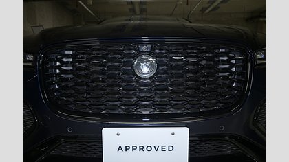 F-Pace 25