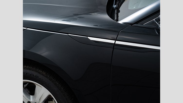 2021 認定中古車 Land Rover Range Rover Velar Santorini Black 2.0 litre i4D​ ベースグレード　200PS　コイルサスペンション