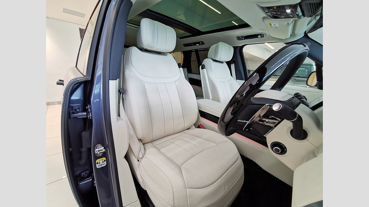 2024 認定中古車 Land Rover Range Rover ヴァレジネブルー D350 AWD MHEV（AT） スタンダードホイールベース Autobiography