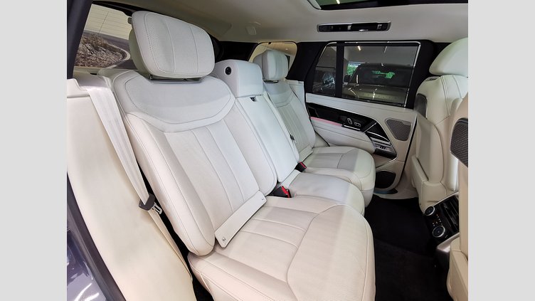 2024 認定中古車 Land Rover Range Rover ヴァレジネブルー D350 AWD MHEV（AT） スタンダードホイールベース Autobiography
