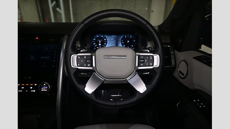 2023 認定中古車 Land Rover Discovery Fuji White 3.0 litre i6D​ R-Dynamic HSE D300