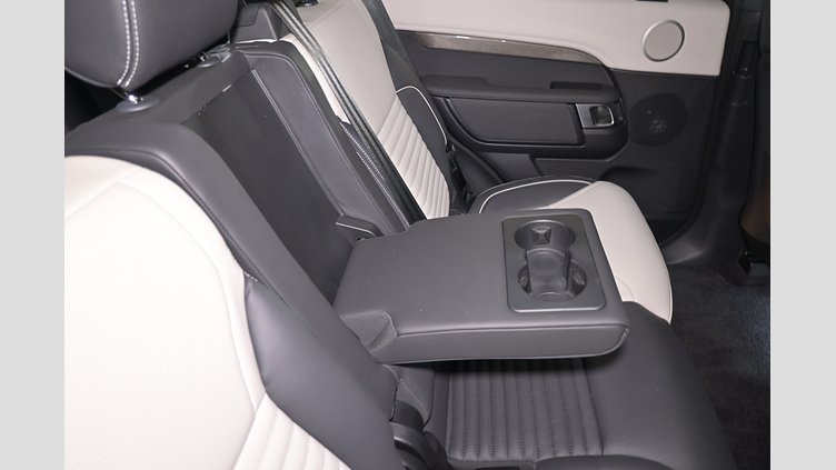 2023 認定中古車 Land Rover Discovery Fuji White 3.0 litre i6D​ R-Dynamic HSE D300
