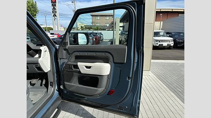 Defender 90 14