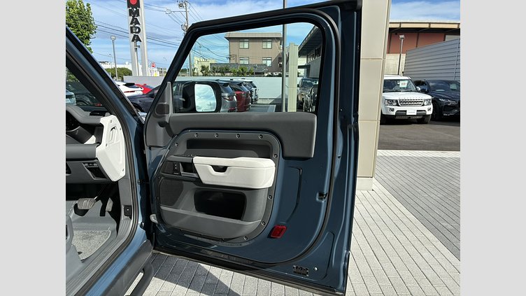 2025 認定中古車 Land Rover Defender 90 タスマンブルー D350 ディーゼルマイルドハイブリッド X-Dynamic HSE
