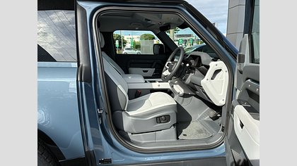 Defender 90 2
