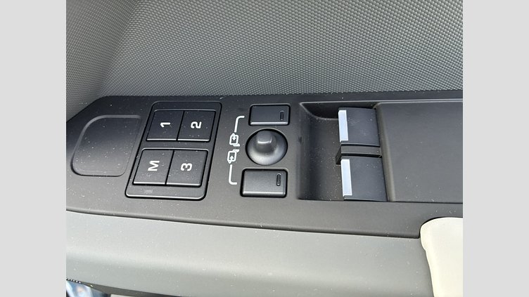 2025 認定中古車 Land Rover Defender 90 タスマンブルー D350 ディーゼルマイルドハイブリッド X-Dynamic HSE