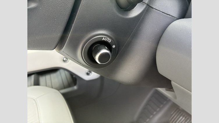 2025 認定中古車 Land Rover Defender 90 タスマンブルー D350 ディーゼルマイルドハイブリッド X-Dynamic HSE