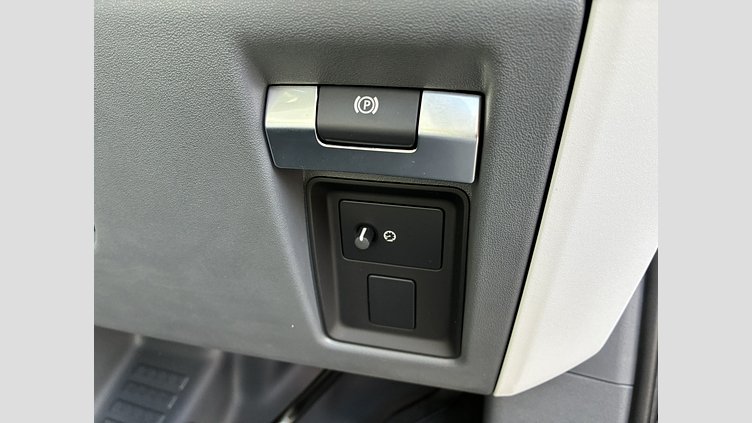 2025 認定中古車 Land Rover Defender 90 タスマンブルー D350 ディーゼルマイルドハイブリッド X-Dynamic HSE