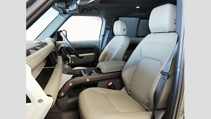 Defender 110 4