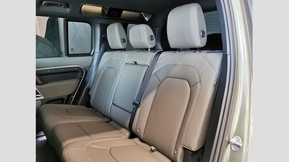 Defender 110 5