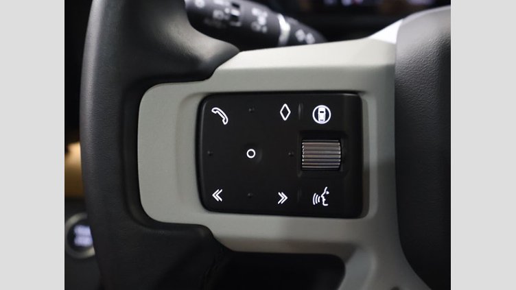 2024 認定中古車 Land Rover Defender 110 サントリーニブラック D300 AWD（AT） X-DYNAMIC HSE