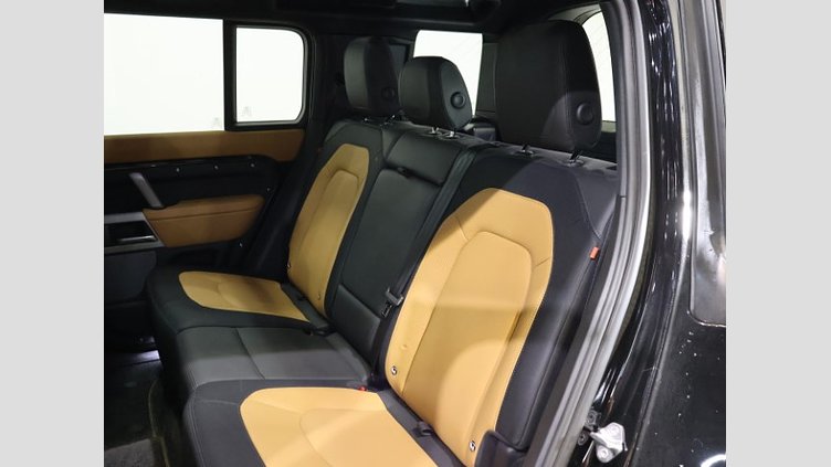 2024 認定中古車 Land Rover Defender 110 サントリーニブラック D300 AWD（AT） X-DYNAMIC HSE