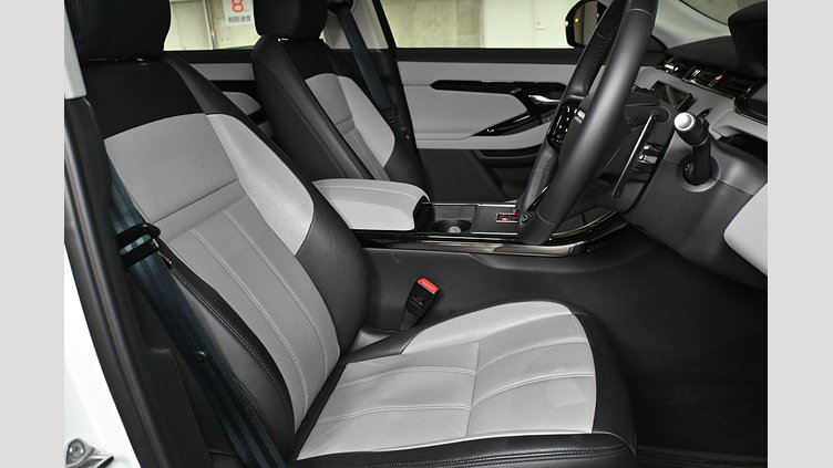 2023 認定中古車 Land Rover Range Rover Evoque フジホワイト D200マイルドハイブリッド（ディーゼル） スタンダードホイールベース DYNAMIC SE