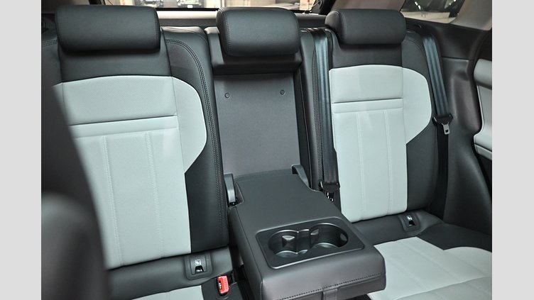 2023 認定中古車 Land Rover Range Rover Evoque フジホワイト D200マイルドハイブリッド（ディーゼル） スタンダードホイールベース DYNAMIC SE