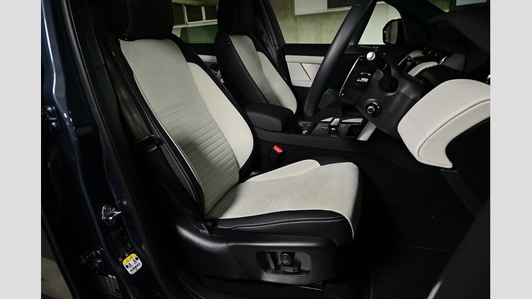 2024 認定中古車 Land Rover Discovery Sport ヴァレジネブルー D200マイルドハイブリッド（ディーゼル） 標準ホイール DYNAMIC SE