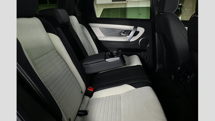 2024 認定中古車 Land Rover Discovery Sport ヴァレジネブルー D200マイルドハイブリッド（ディーゼル） 標準ホイール DYNAMIC SE
