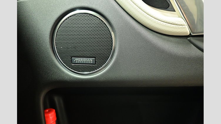 2024 認定中古車 Land Rover Discovery Sport ヴァレジネブルー D200マイルドハイブリッド（ディーゼル） 標準ホイール DYNAMIC SE