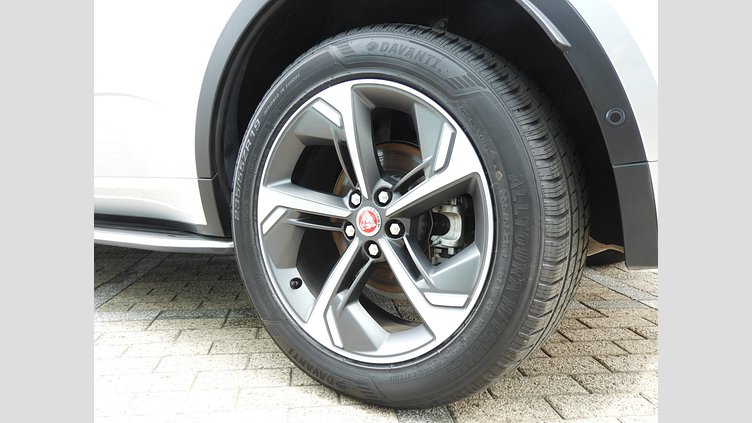 2021 認定中古車 Jaguar E-Pace Hakuba Silver 2.0 litre i4D​ R-Dynamic S