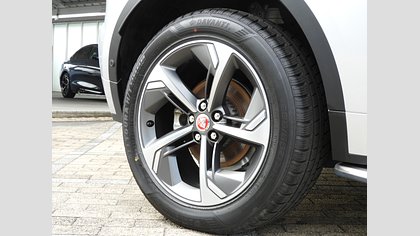 E-Pace 18