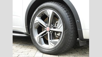 E-Pace 17