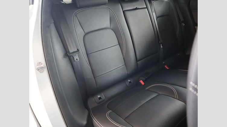 2021 認定中古車 Jaguar E-Pace Hakuba Silver 2.0 litre i4D​ R-Dynamic S