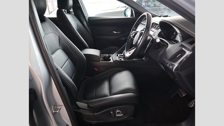 2021 認定中古車 Jaguar E-Pace Hakuba Silver 2.0 litre i4D​ R-Dynamic S