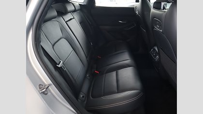 E-Pace 32