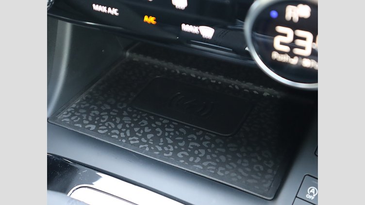 2021 認定中古車 Jaguar E-Pace Hakuba Silver 2.0 litre i4D​ R-Dynamic S