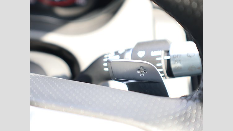2021 認定中古車 Jaguar E-Pace Hakuba Silver 2.0 litre i4D​ R-Dynamic S