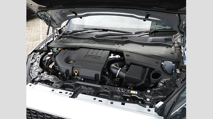 E-Pace 8