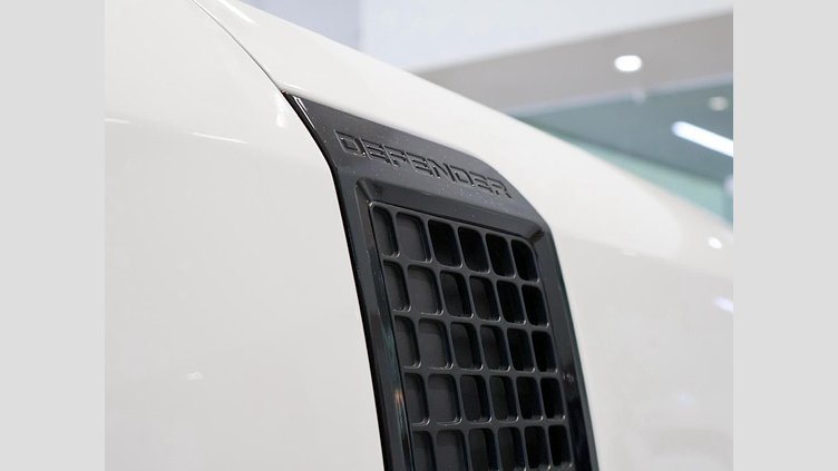 2025 Approved Land Rover Defender 110 Fuji White D350 D350 X-Dynamic HSE