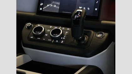 Defender 110 17