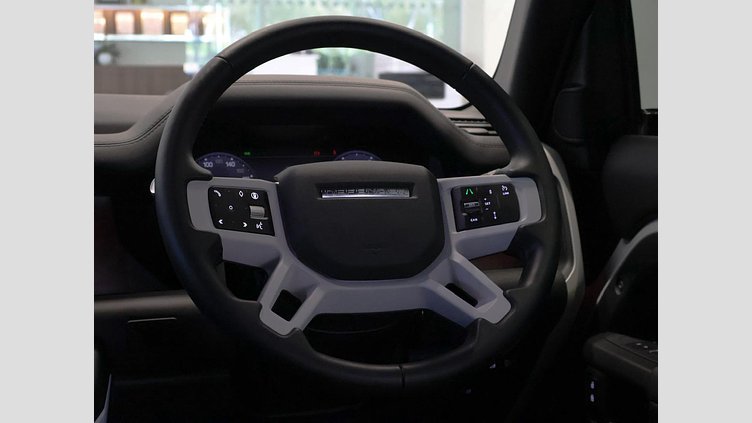 2025 Approved Land Rover Defender 110 Fuji White D350 D350 X-Dynamic HSE